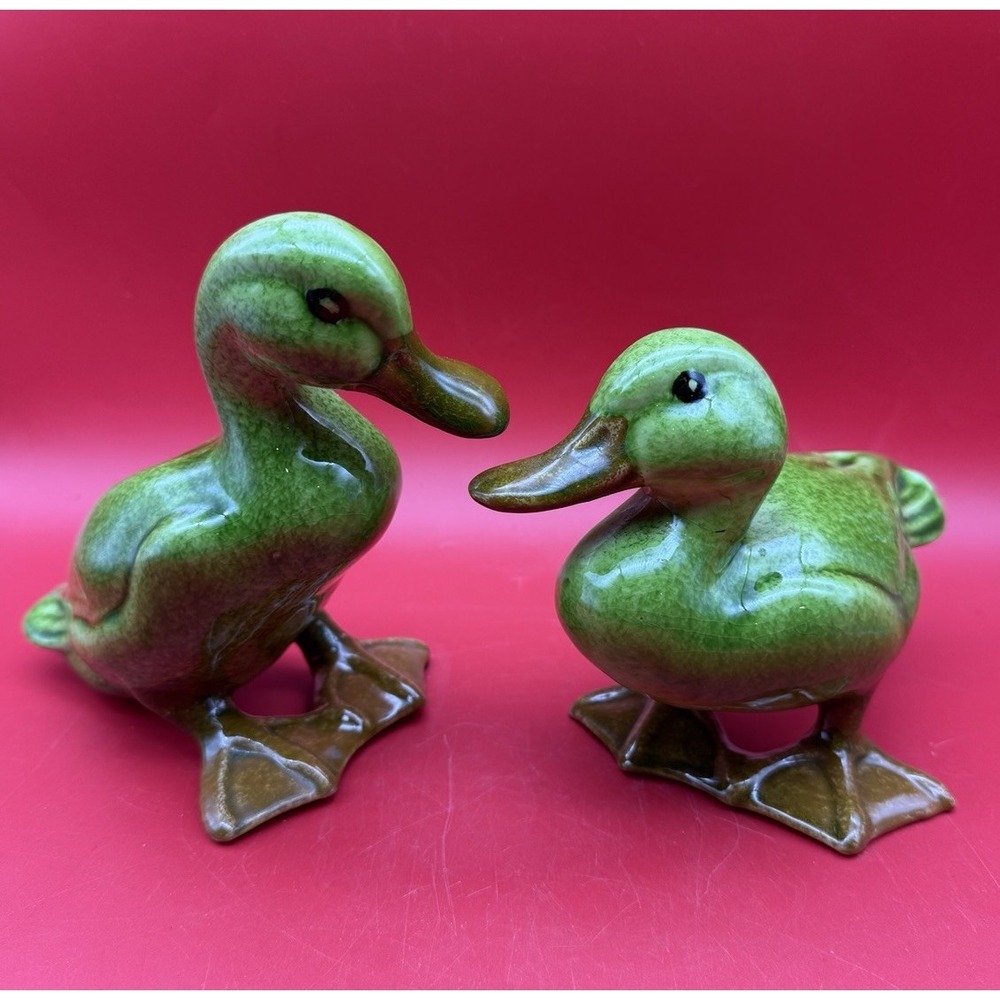 MCM Italian Art Pottery Green Glazed Pair Of Ducks Statuettes Italy READ